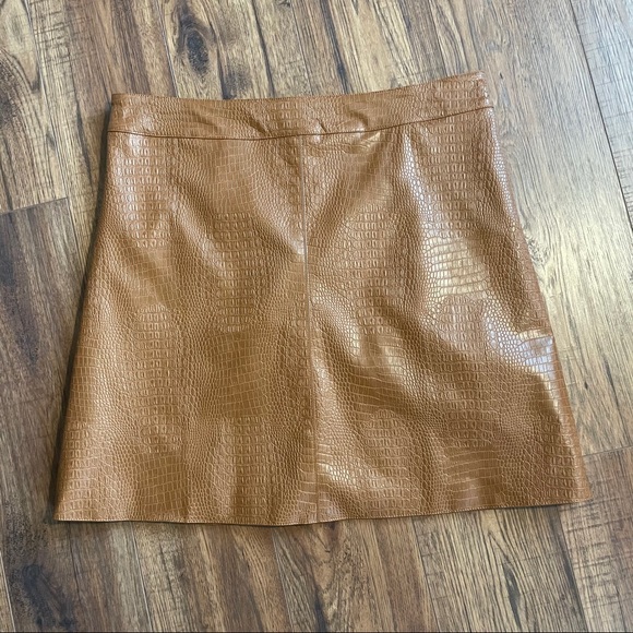 Chicwish Crocodile Faux Leather Skirt Caramel - Picture 2 of 5